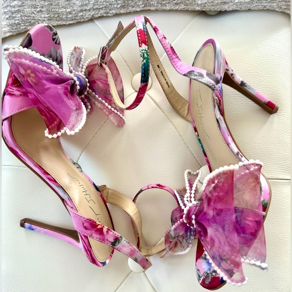 Betsey Johnson Floral Bow Heels Pearl Trim Sandals - Never Worn - Picture 4 of 8